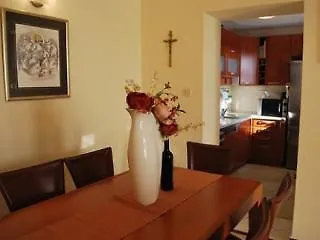 Gusar Hotel 2*